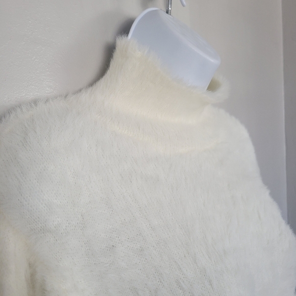 ASOS Women's 6 Ivory White Long Sleeve Blouse Mockneck Eyelash Soft Sweater Crop - Picture 5 of 8